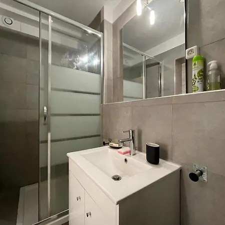 2 Lits - Parking - Proche Gare شقة *